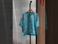 Śnieżna mycia i kwasowa mycie koszulki